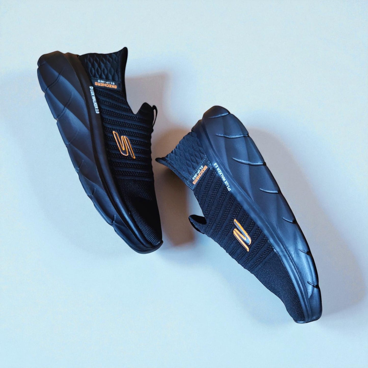 SKECHERS LUX WALKER