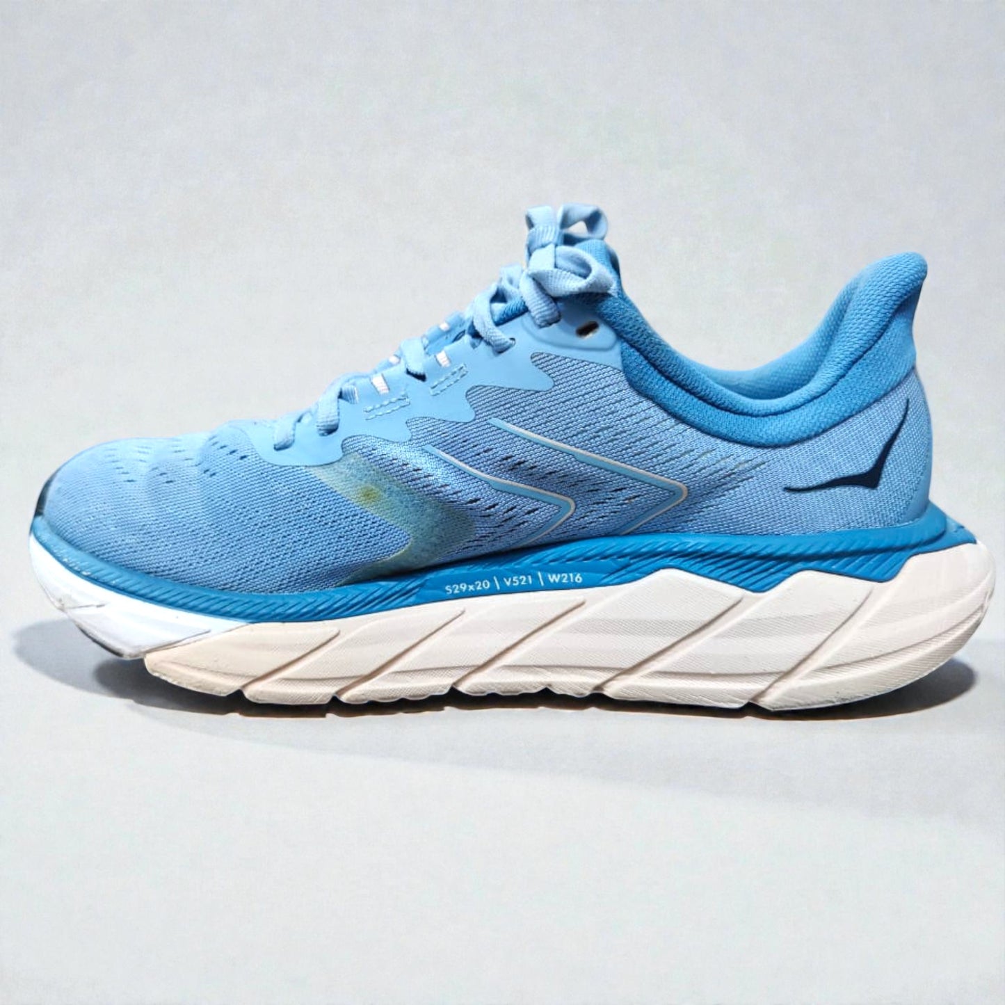 HOKA ONE ONE ARAHI 5 (Size 38.5/UK 5.5)