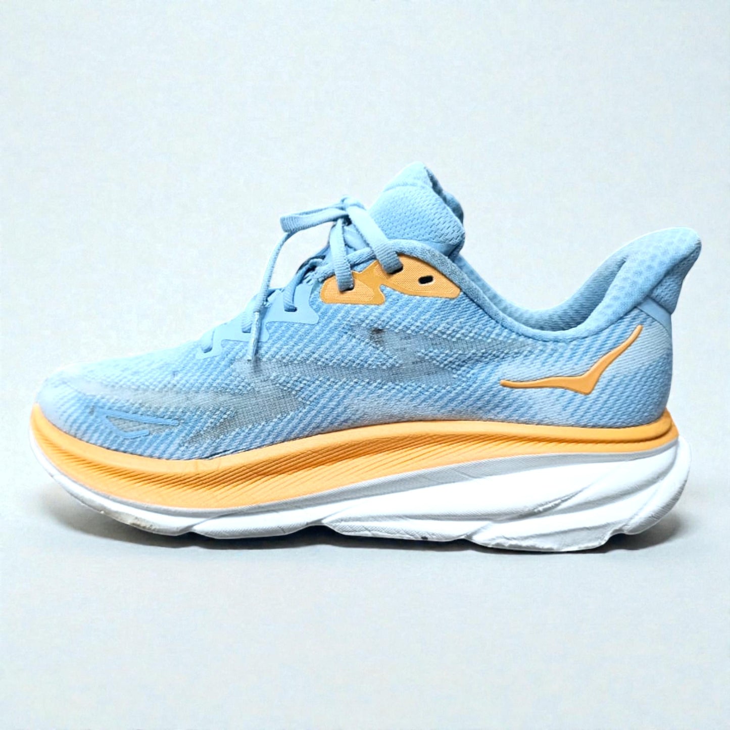 HOKA ONE ONE CLIFTON 9 (Size 38.5/UK 5.5)