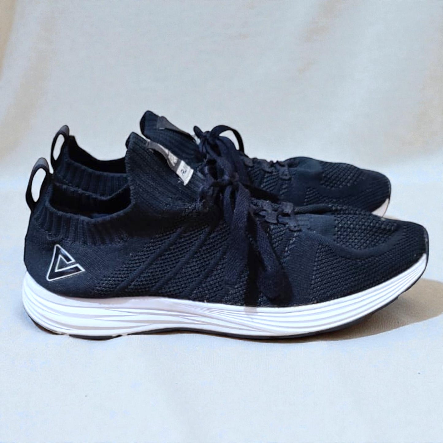 PEAK FEATHER LIGHT (Size 44/UK 10)