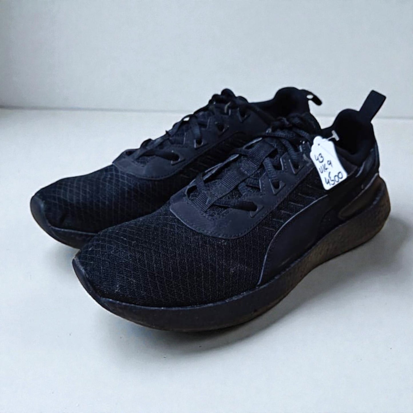 PUMA ELATE NRGY (Size 43/UK 9)