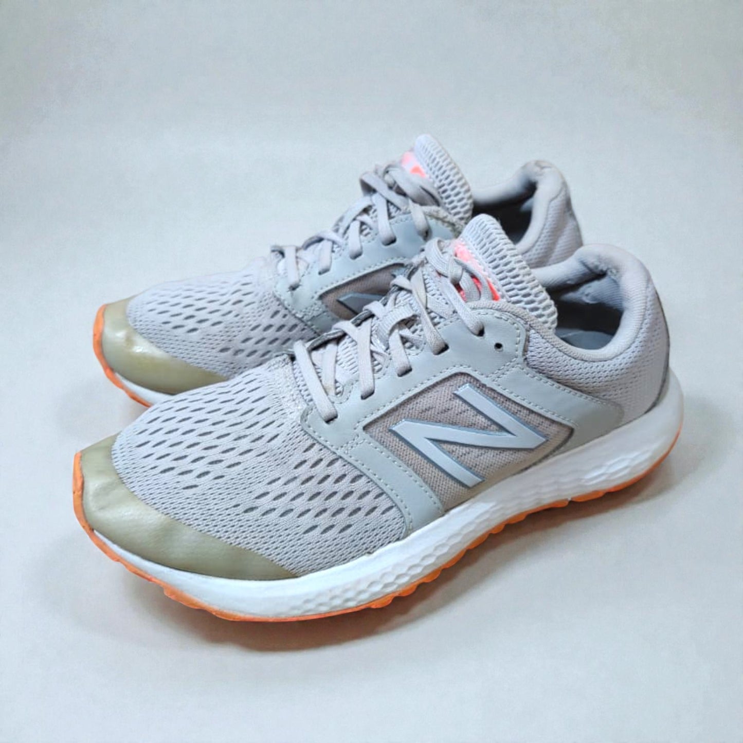 NB 520V5 CUSHIONING (Size 40/UK 6)
