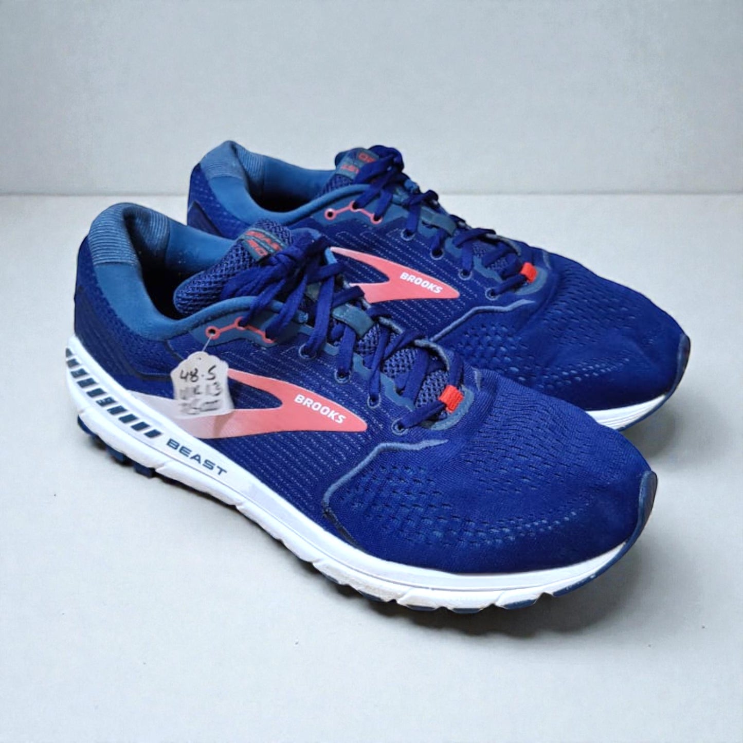 BROOKS BEAST 20 (Size 48.5/UK 13)