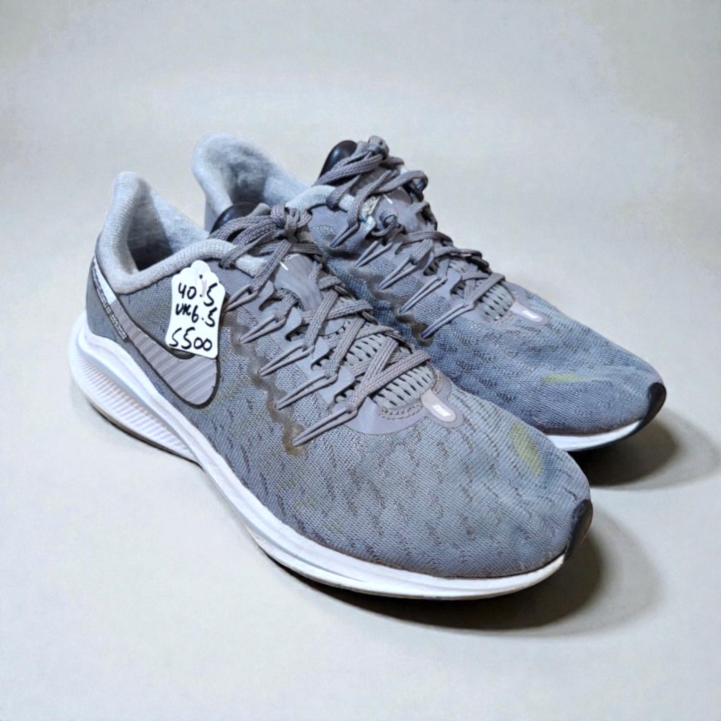 NIKE AIR ZOOM VOMERO 14 (Size 40.5/UK 6.5)