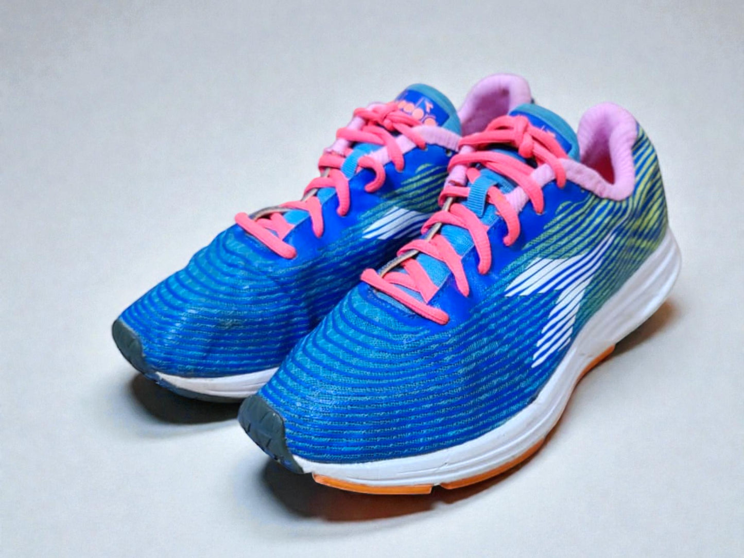 DIADORA ACTION PLUS 3 (Size 41/UK 7.5)