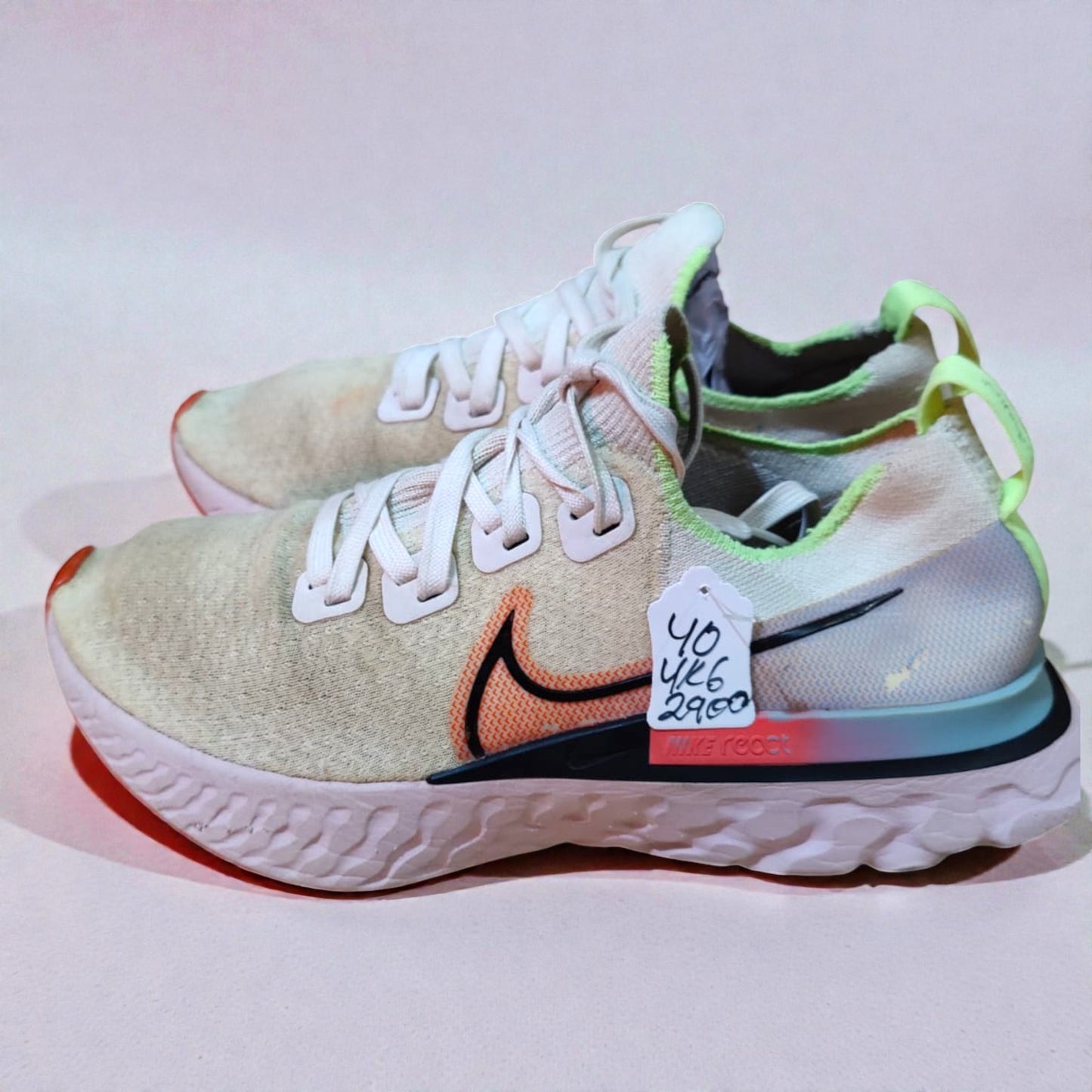 Nike Shoes (Size 40/UK 6)