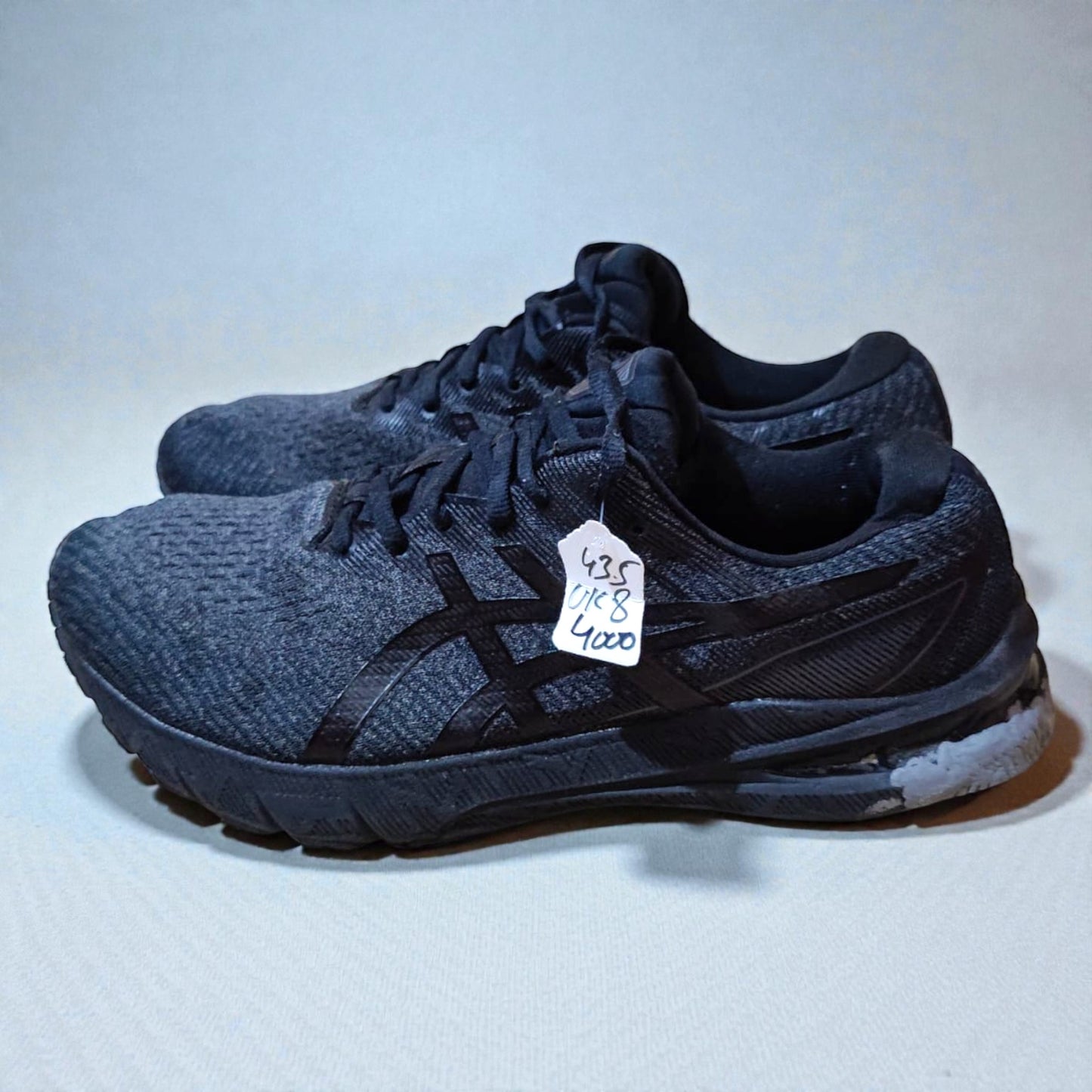 Asics GT-2000 10 (Euro 43.5/UK 8)