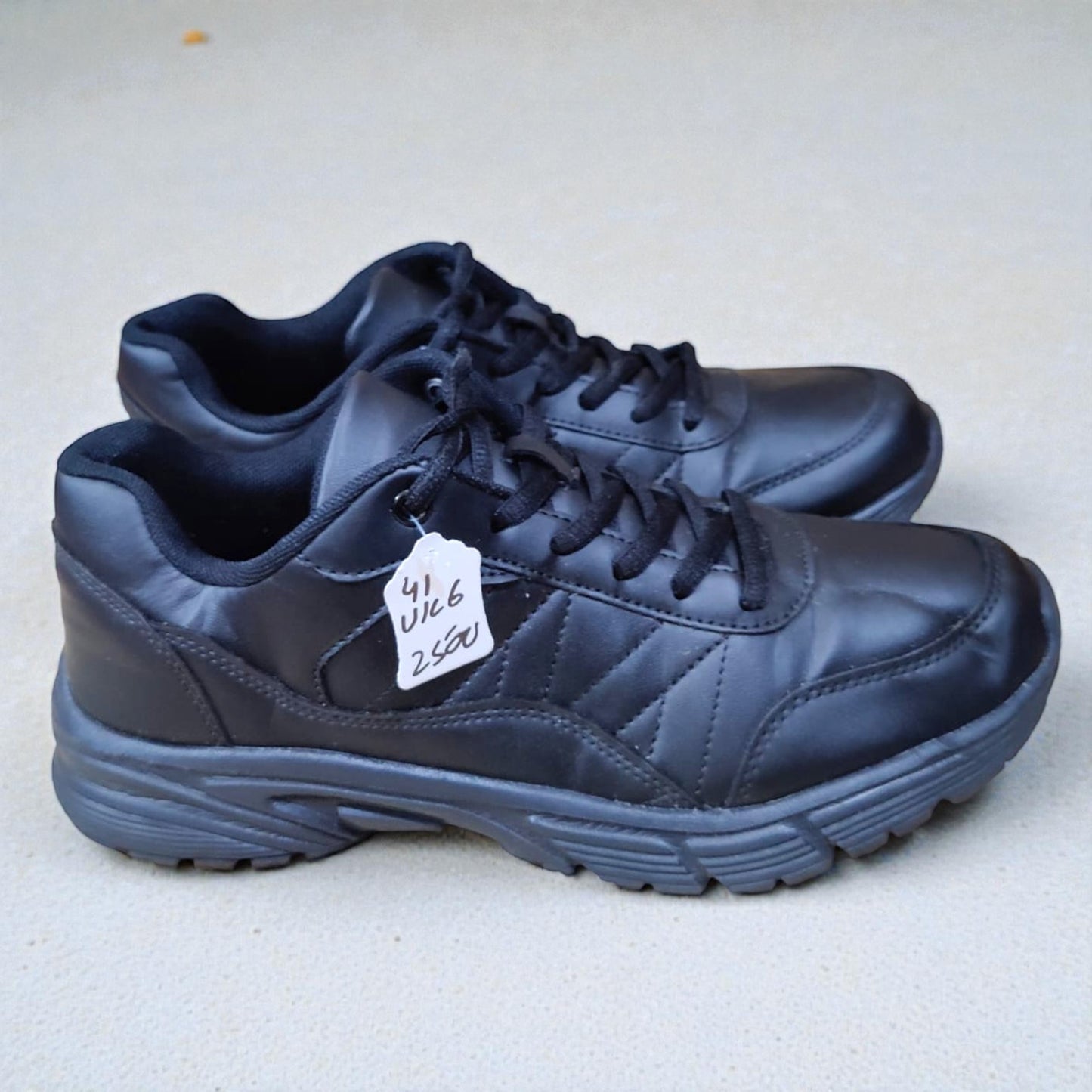 Men's Black Sports Shoes (Euro 41/UK 6)