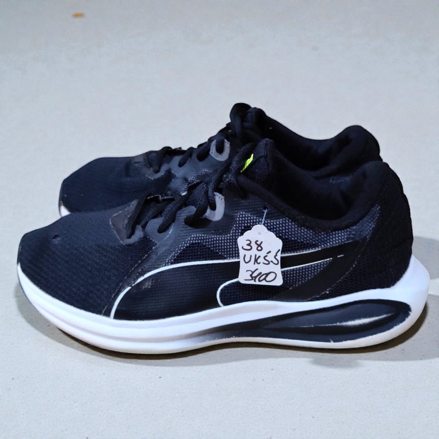 Puma Twitch Runner (Euro 38/UK 5.5)