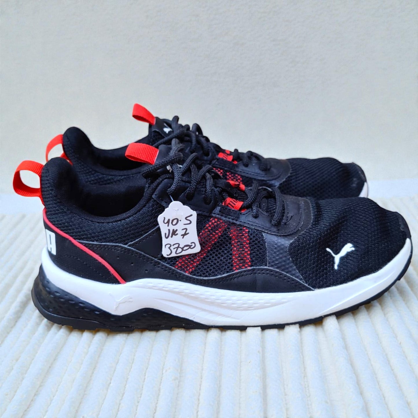 Puma Anzarun 2.0 (Euro 40.5/UK 7)