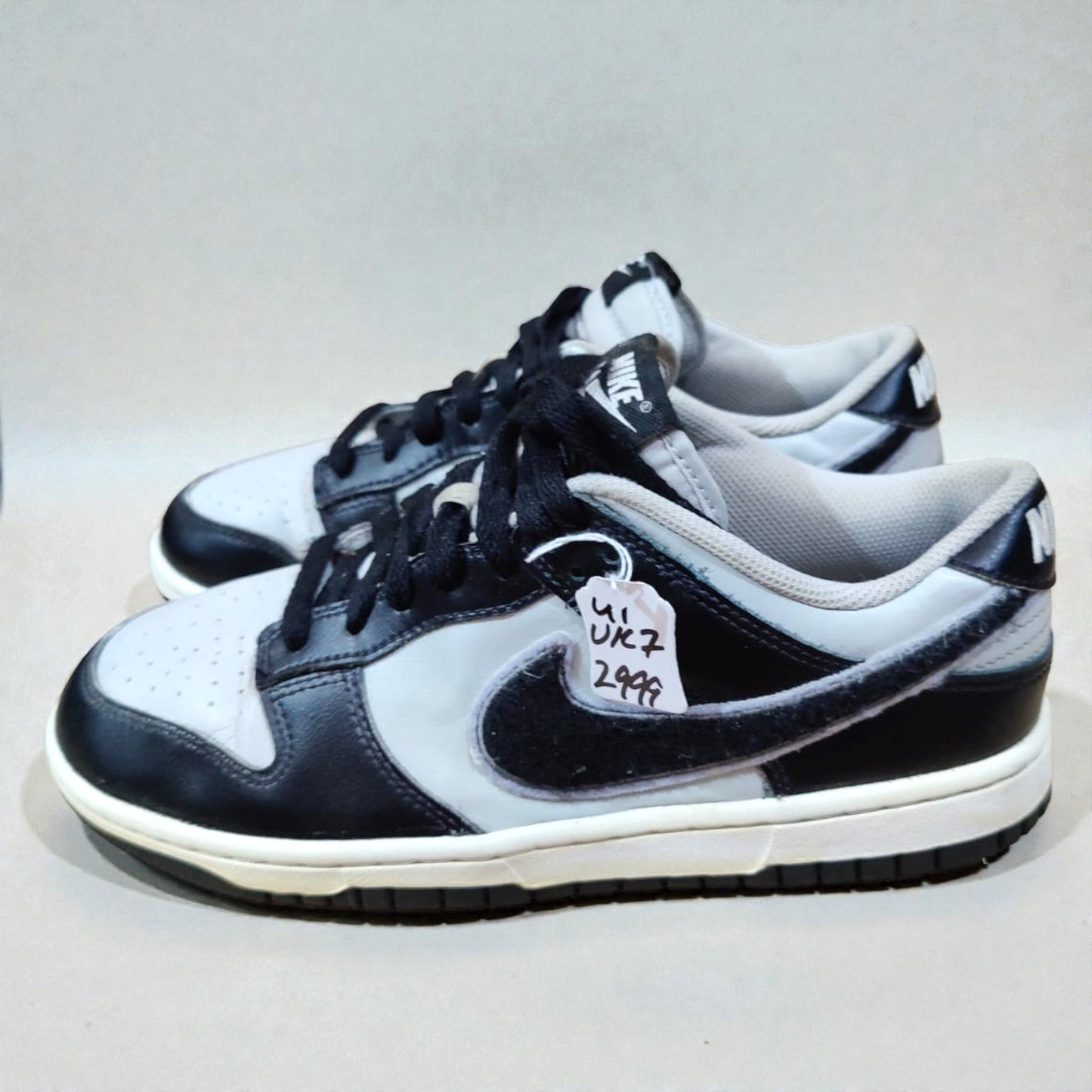 Nike Dunk Low (Euro 41/UK 7)