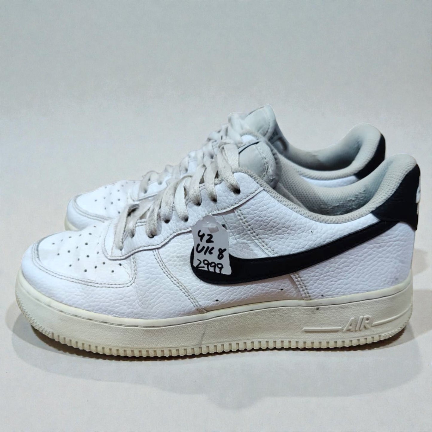 Nike Air Force 1 (Euro 42/UK 8)