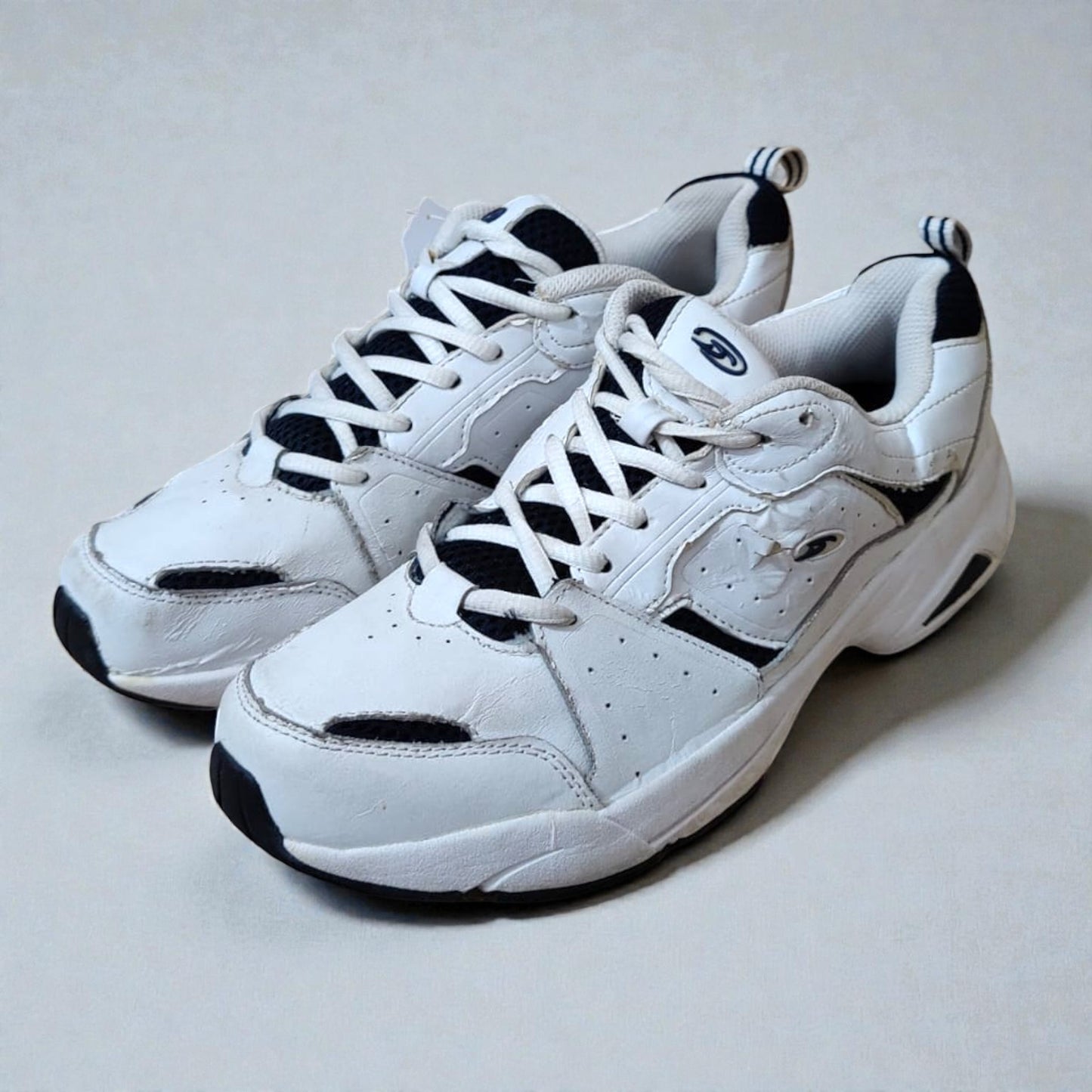 Dr. Scholl's Athletic (Euro 42.5/UK 8.5)