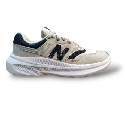 New Balance 997 (Size 40/UK 7)