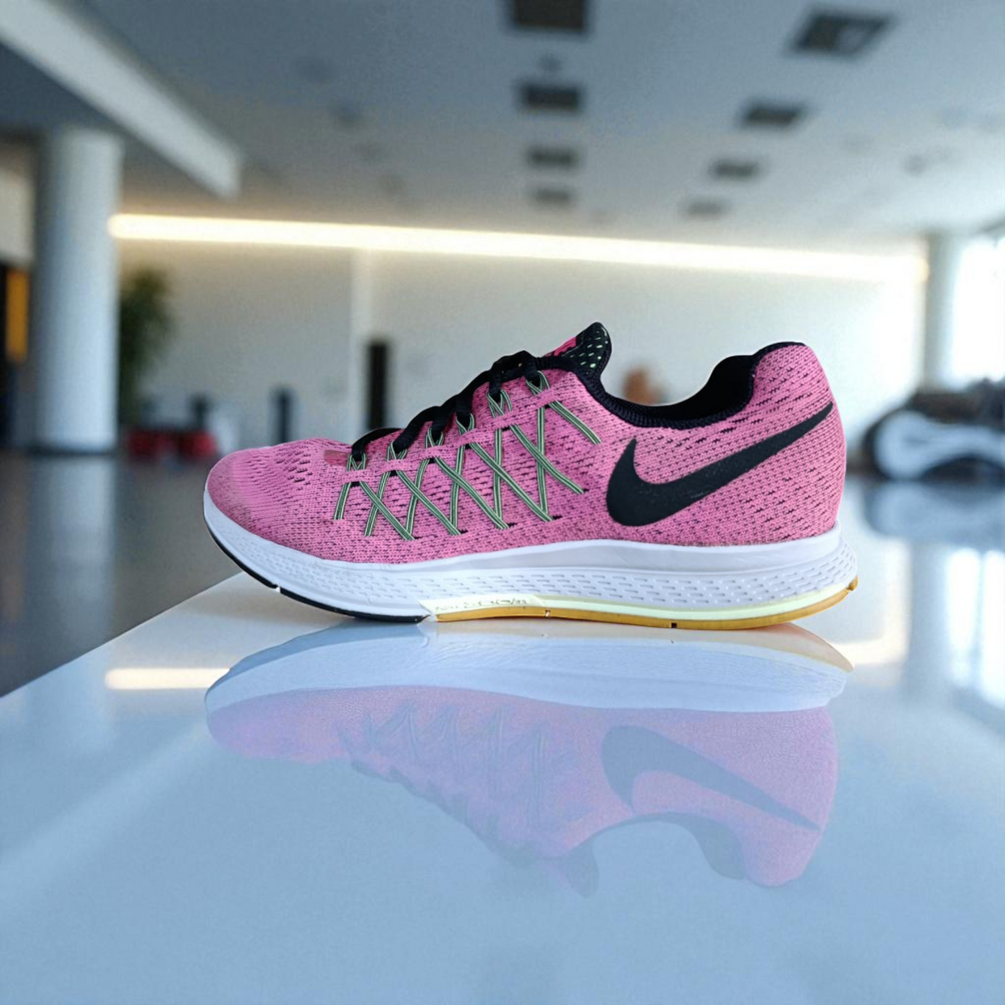 NIKE AIR ZOOM (Size 41/UK 7)