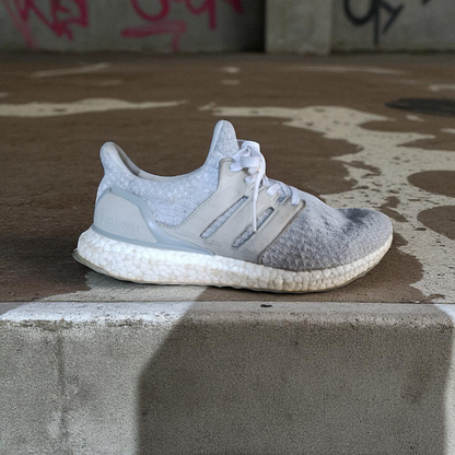 ADIDAS ULTRABOOST (Size 41/UK 7)