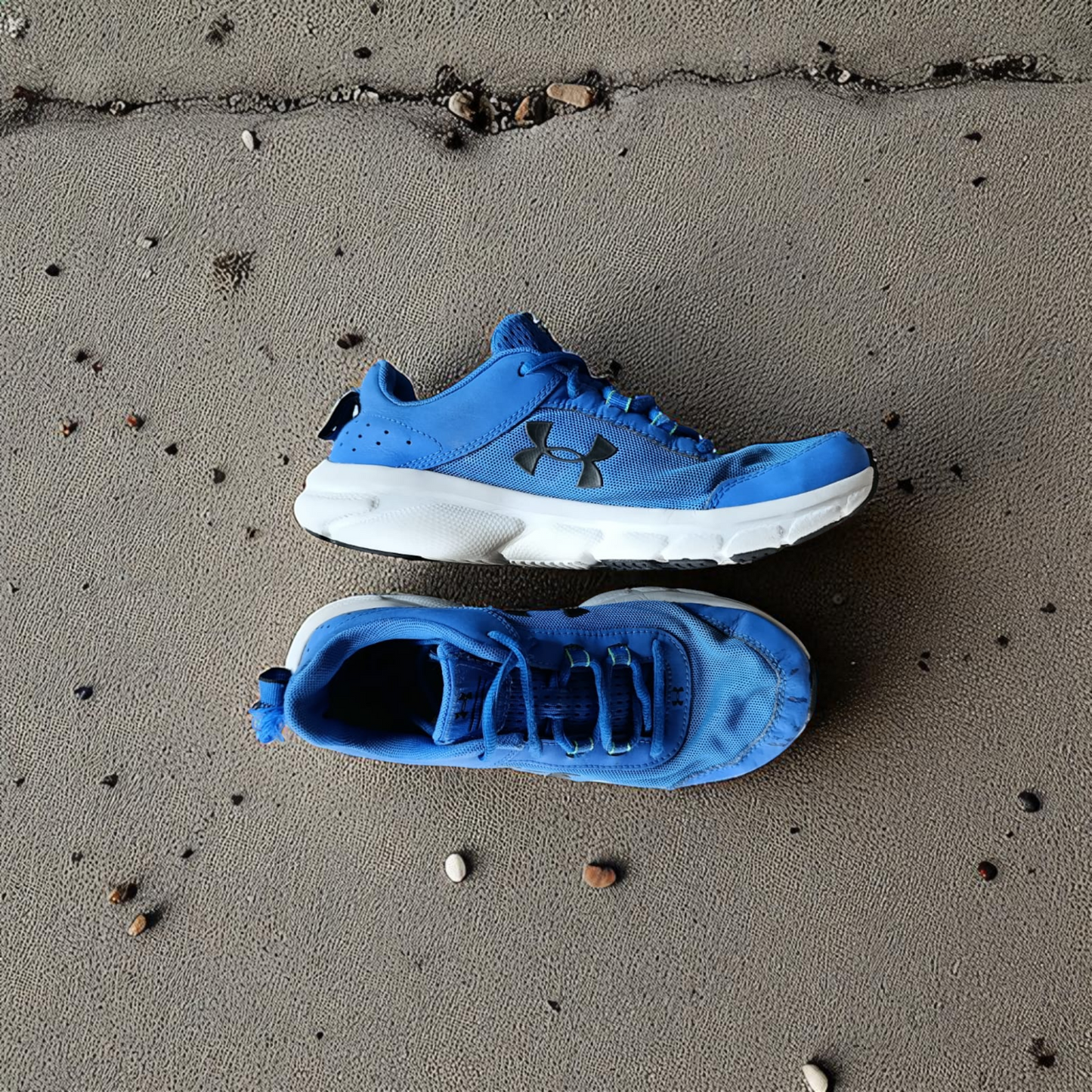 UNDER ARMOUR (Size 40/UK 6)