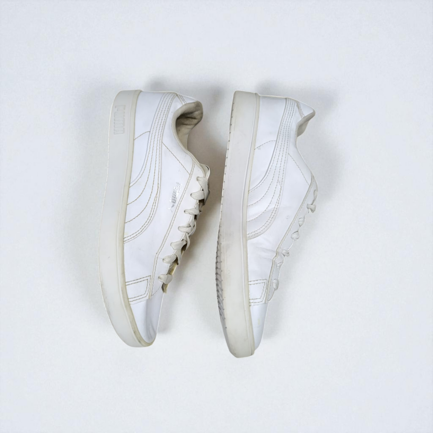 PUMA SMASH V2 (Size 41/UK 7.5)