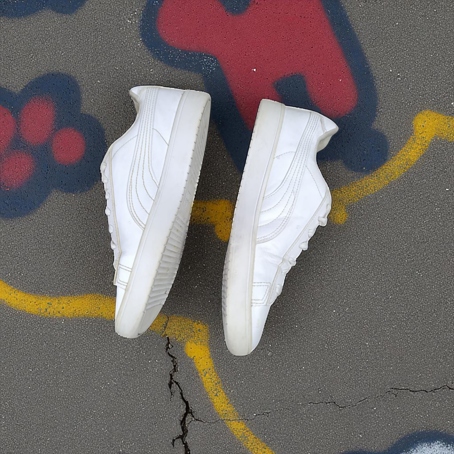 PUMA SMASH V2 (Size 41/UK 7.5)