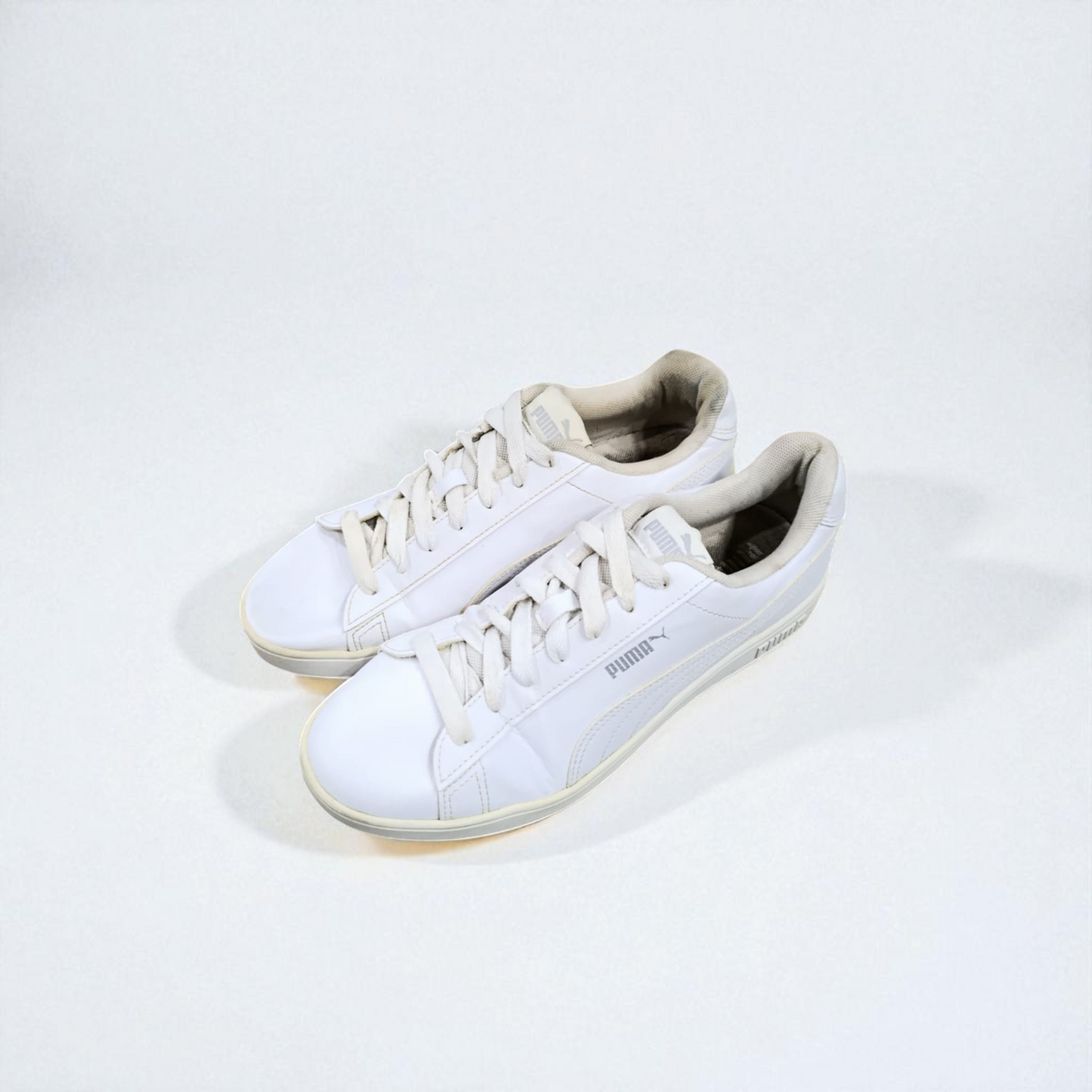 PUMA SMASH V2 (Size 41/UK 7.5)