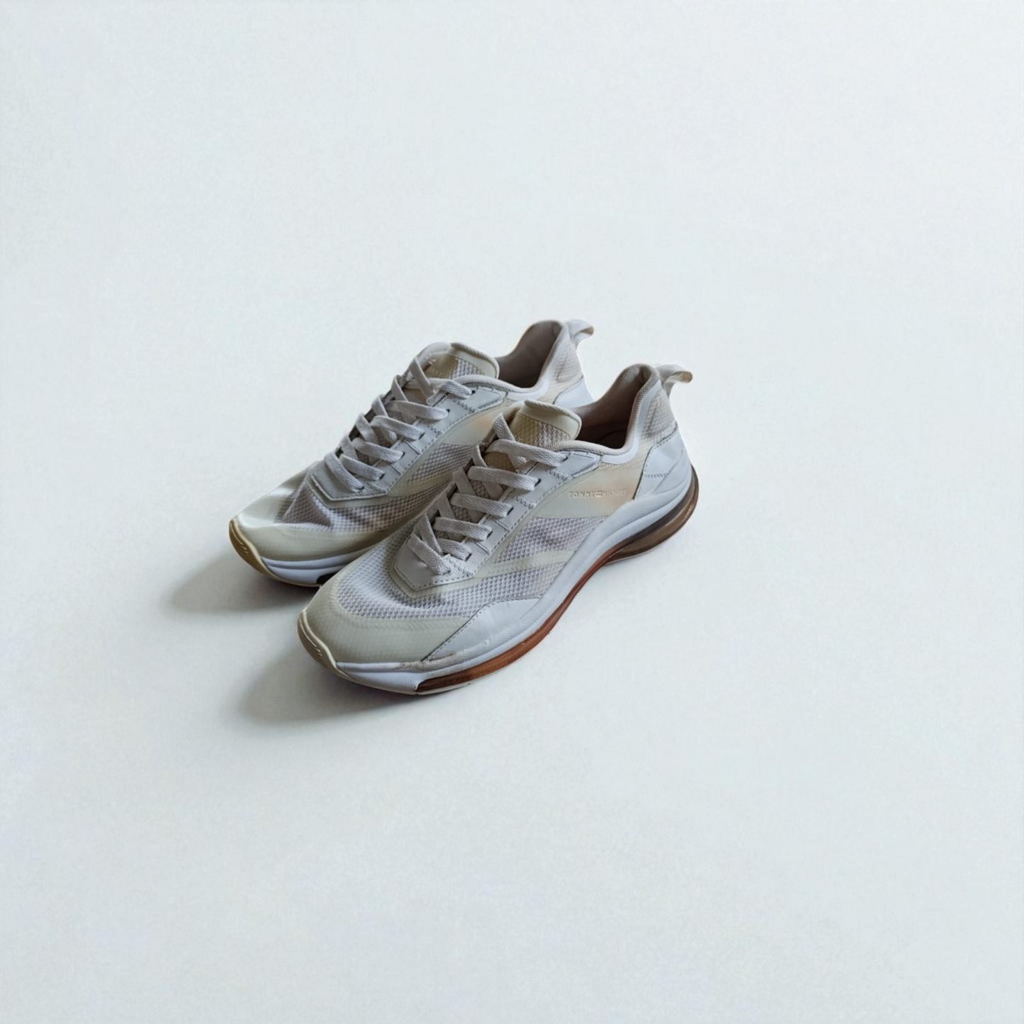 NIKE MECTON 5 (Size 41/UK 7)