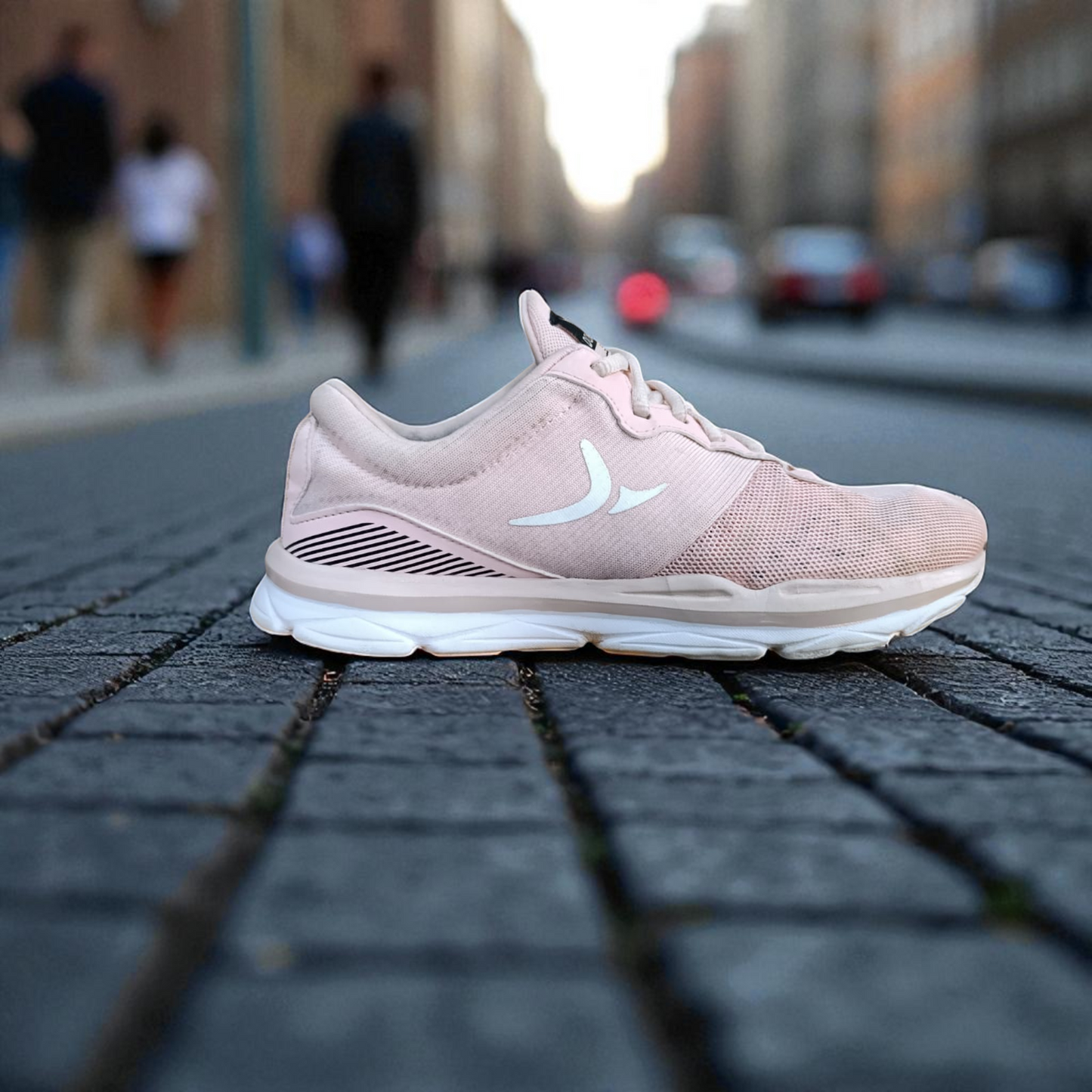 RUNNING Shoes (Size 39/UK 5.5)