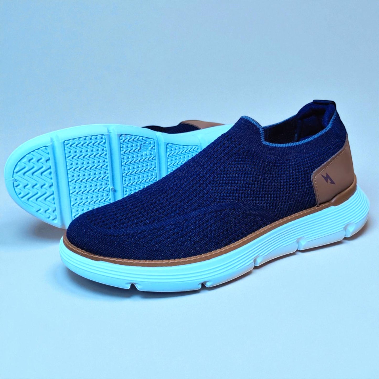 DELUXE SKECHERS