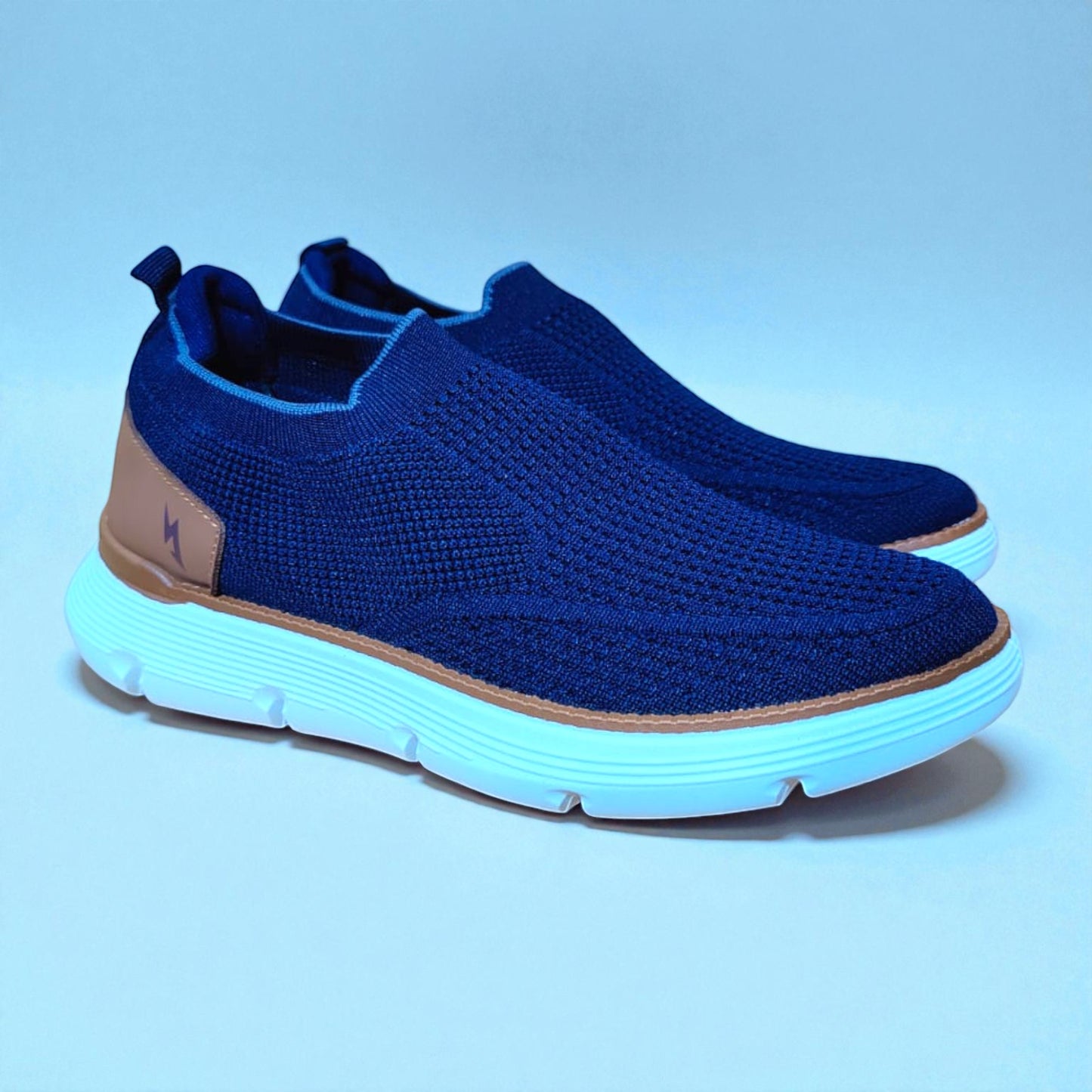 DELUXE SKECHERS