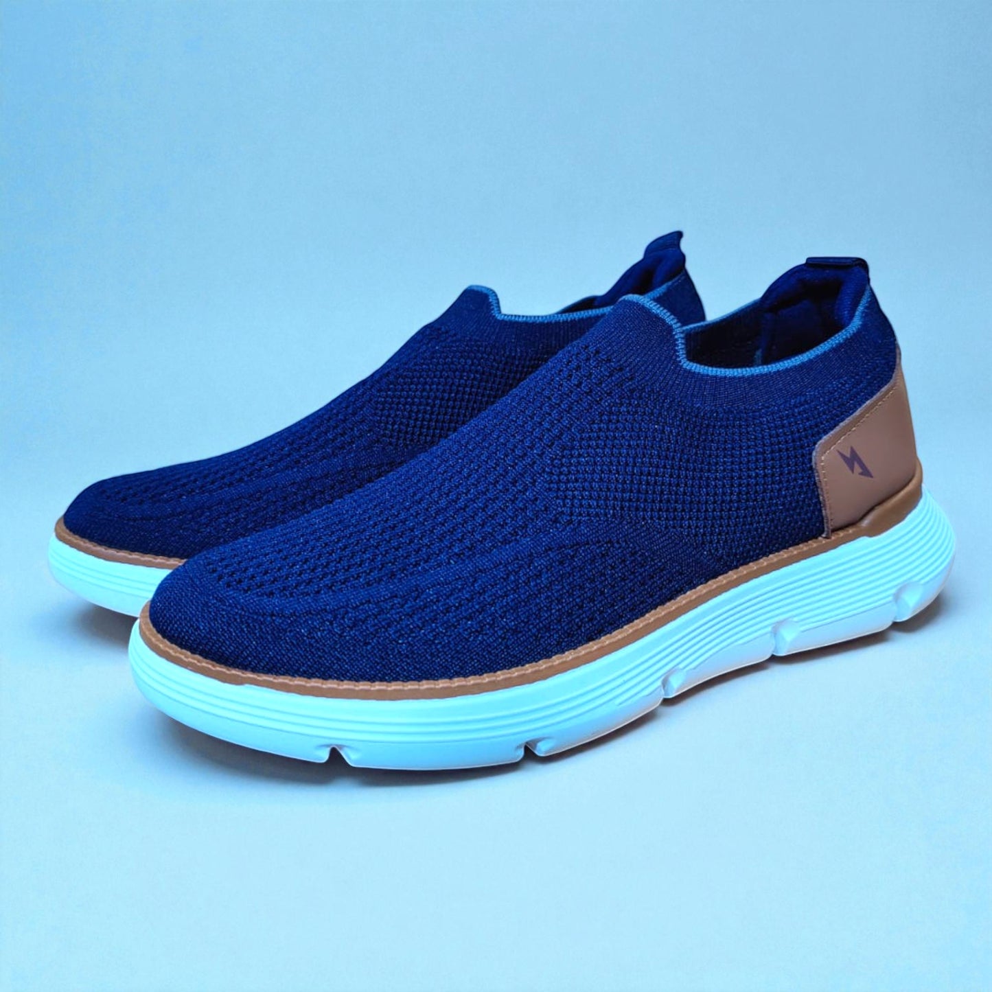 DELUXE SKECHERS