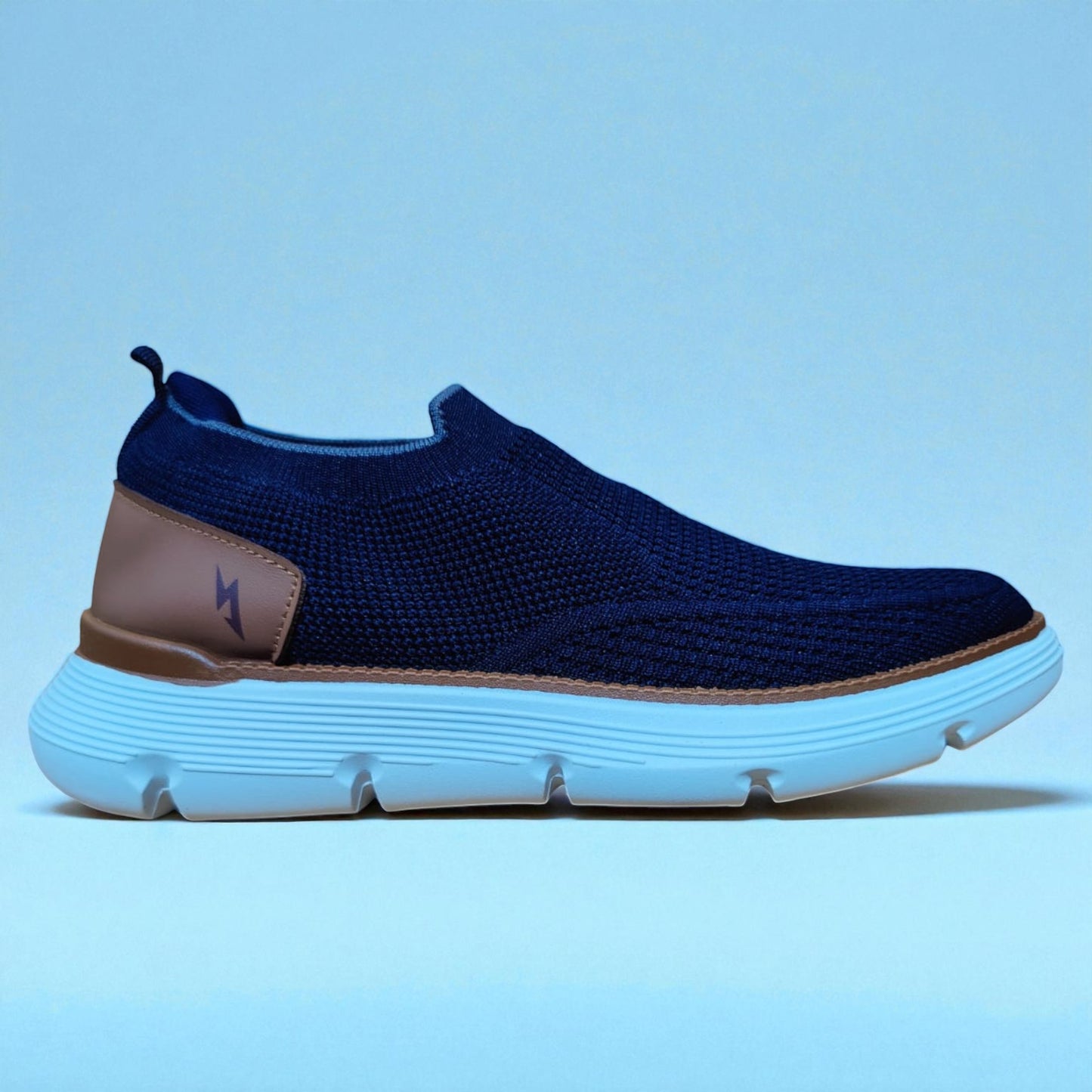 DELUXE SKECHERS