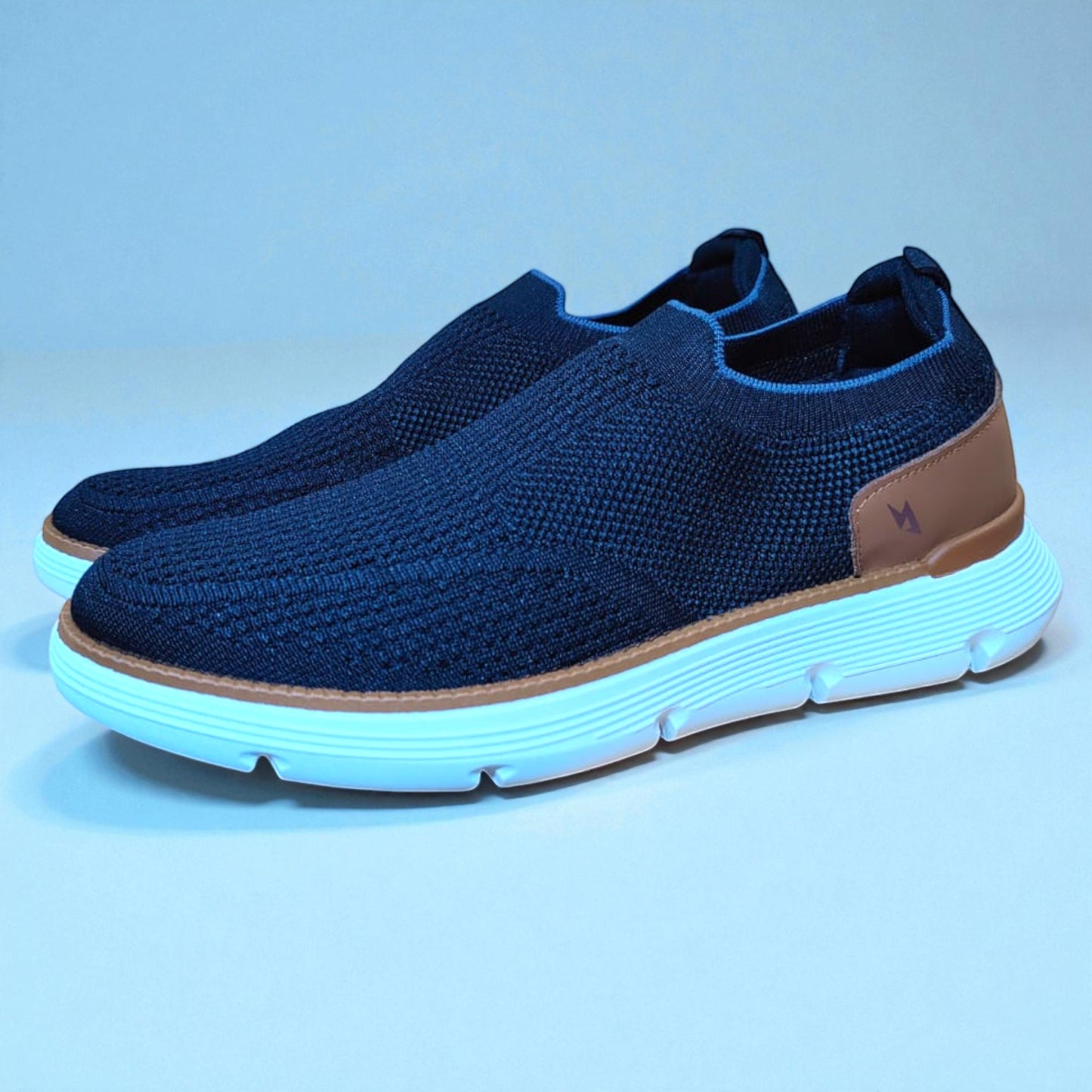 DELUXE SKECHERS