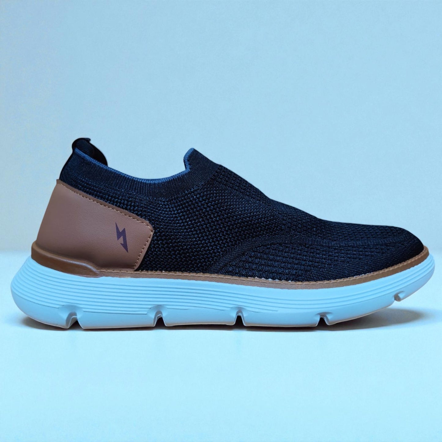 DELUXE SKECHERS
