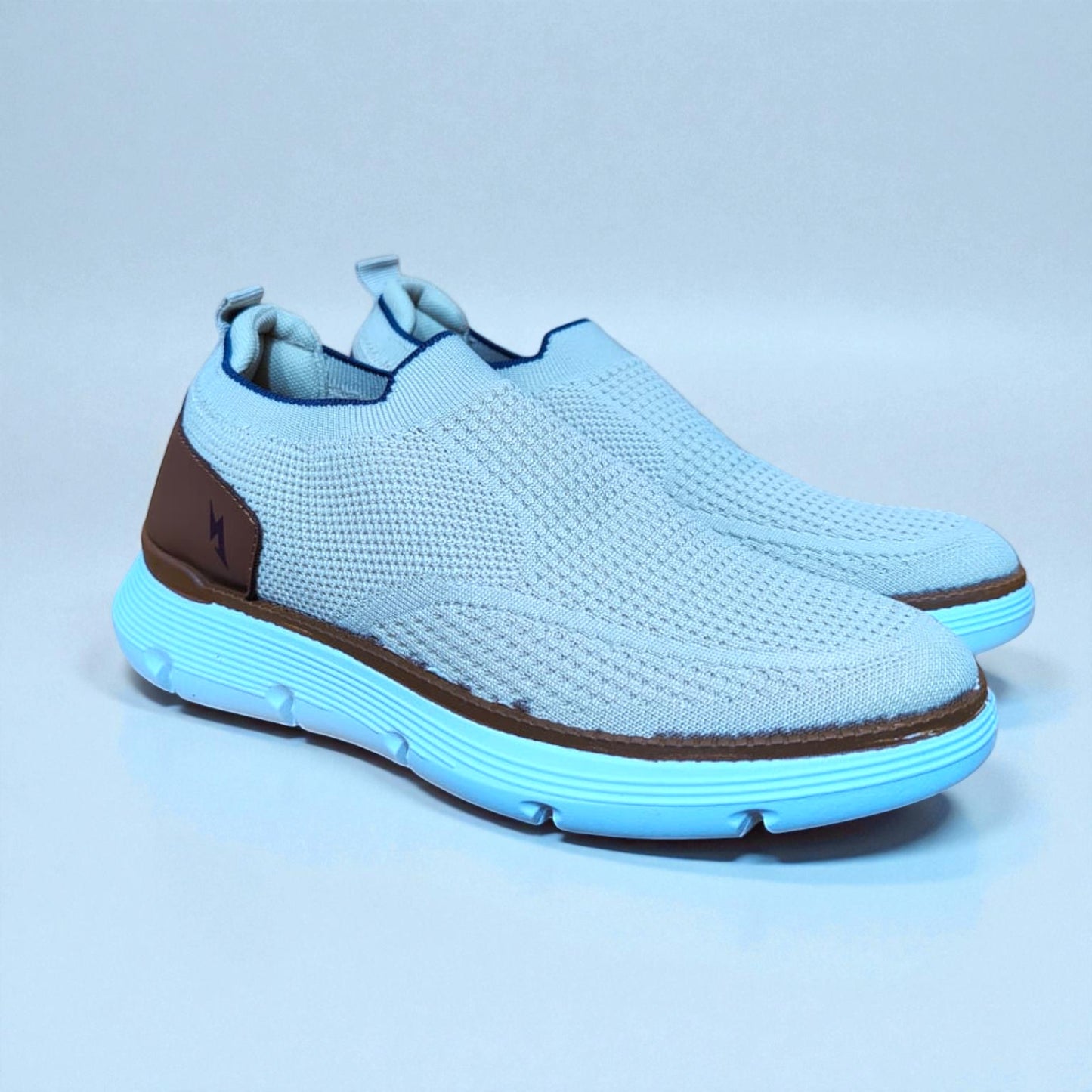 DELUXE SKECHERS