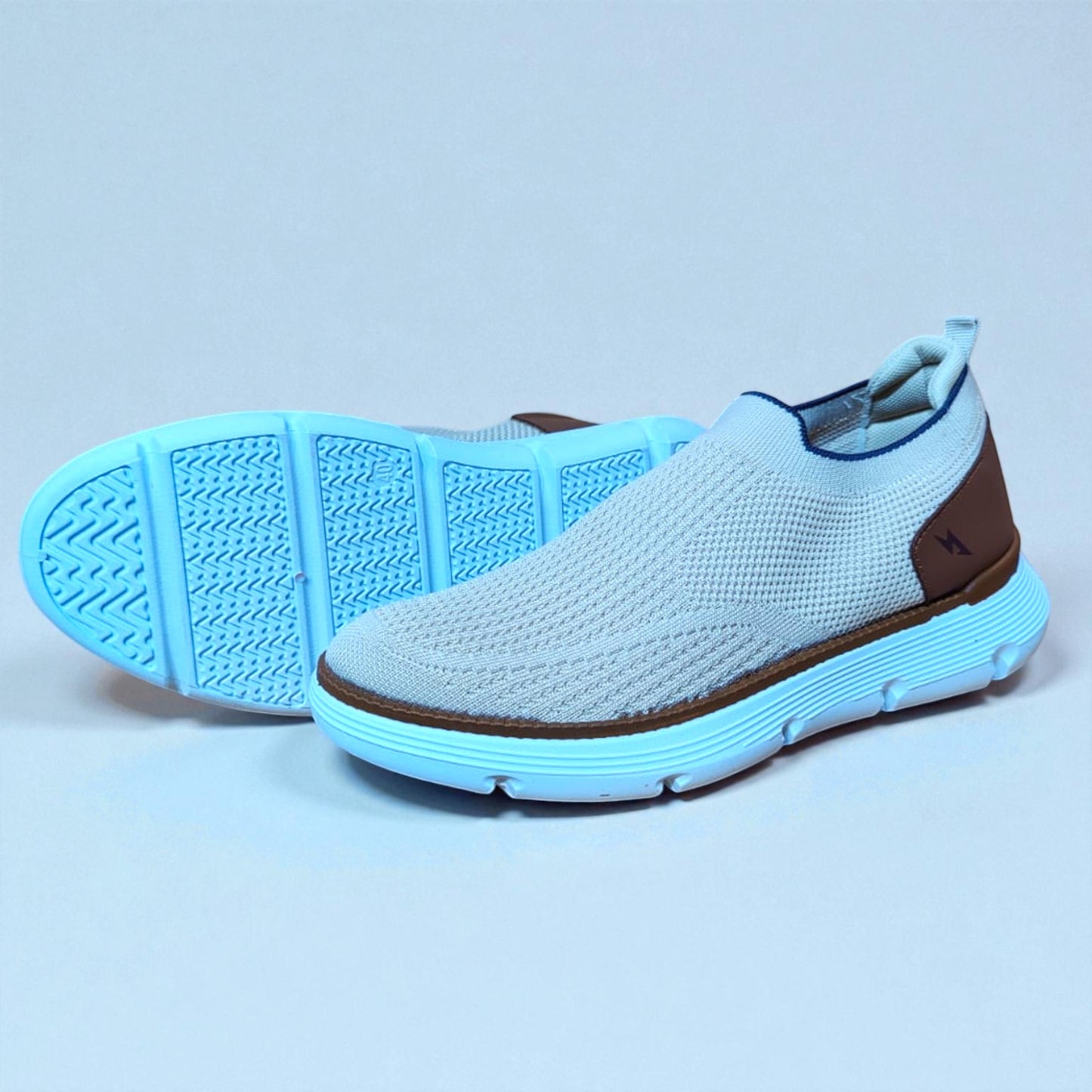 DELUXE SKECHERS