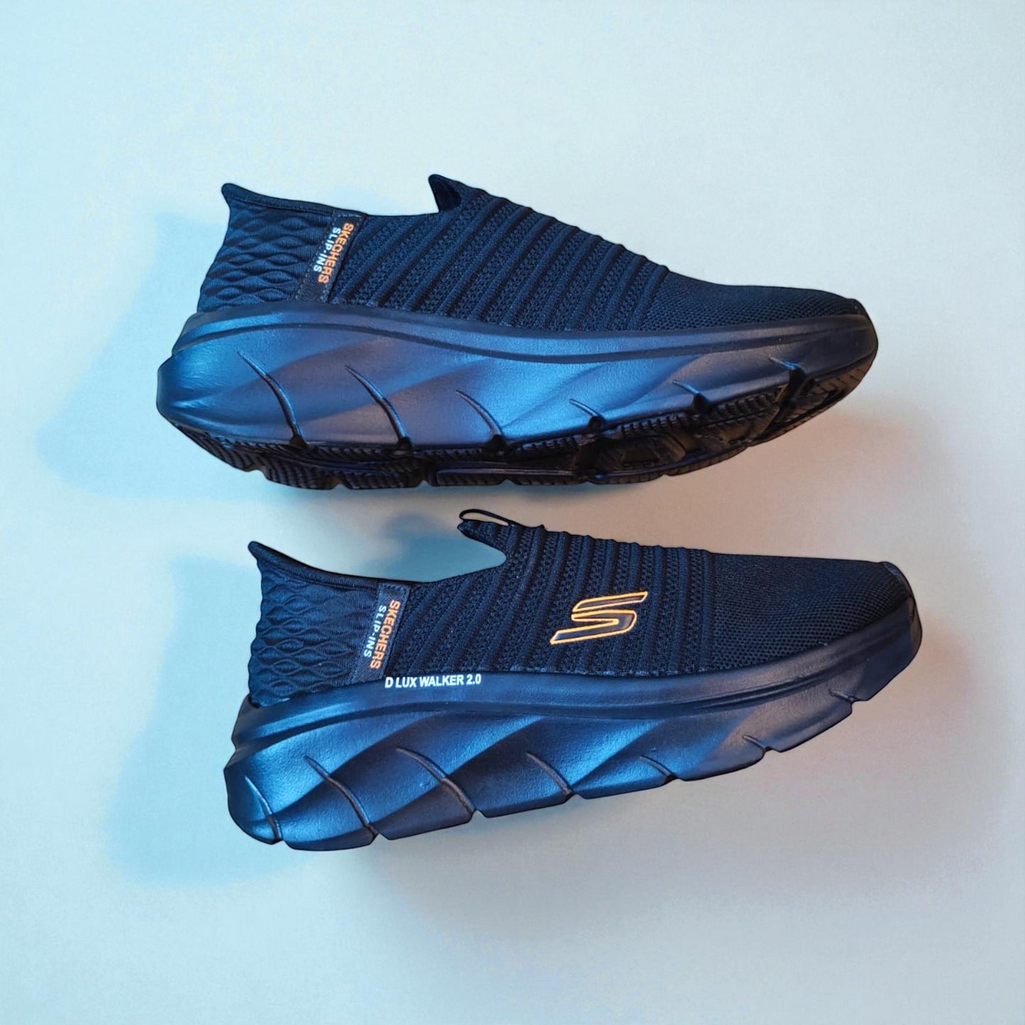 SKECHERS LUX WALKER