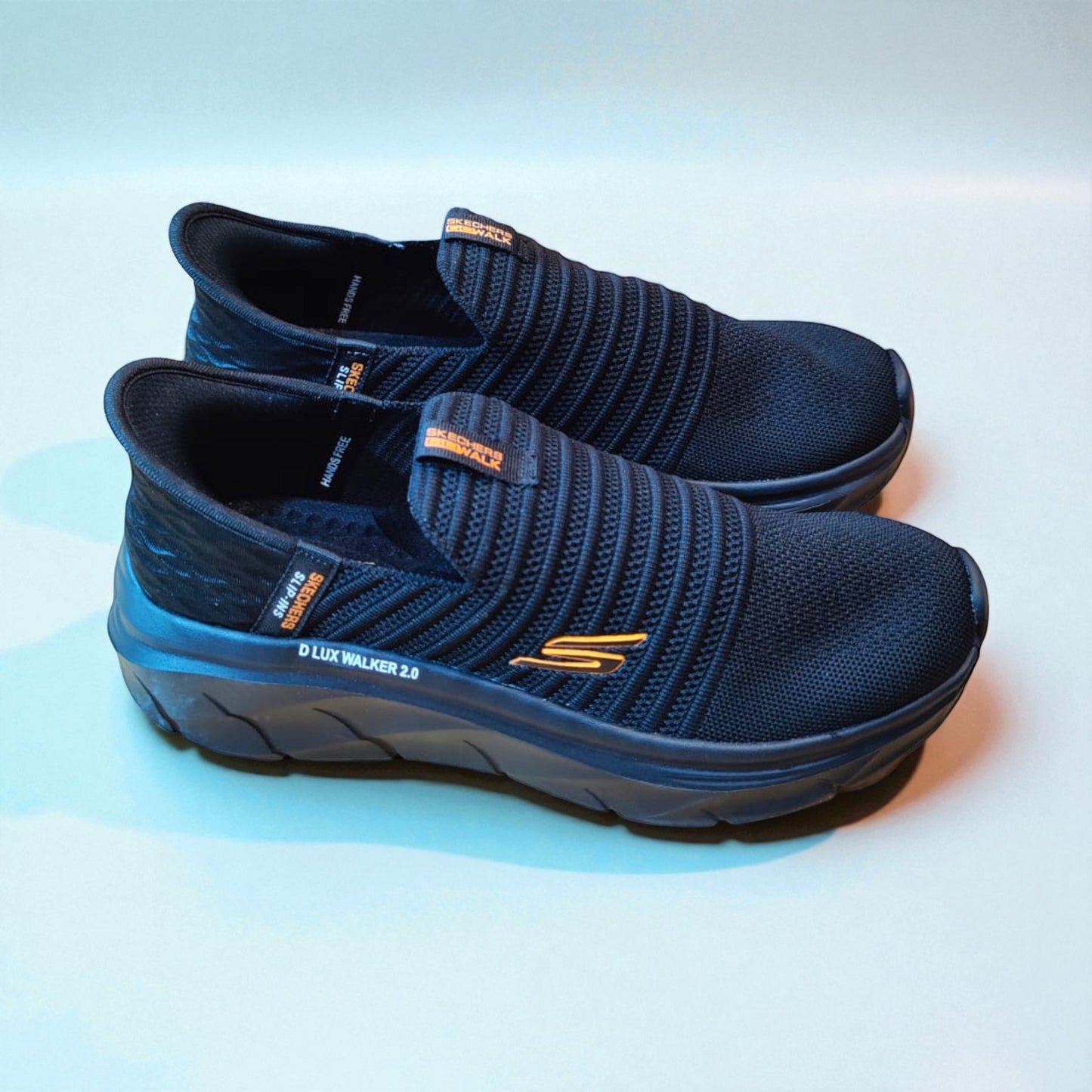 SKECHERS LUX WALKER