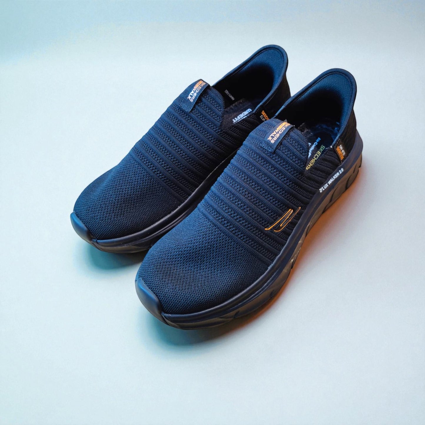 SKECHERS LUX WALKER