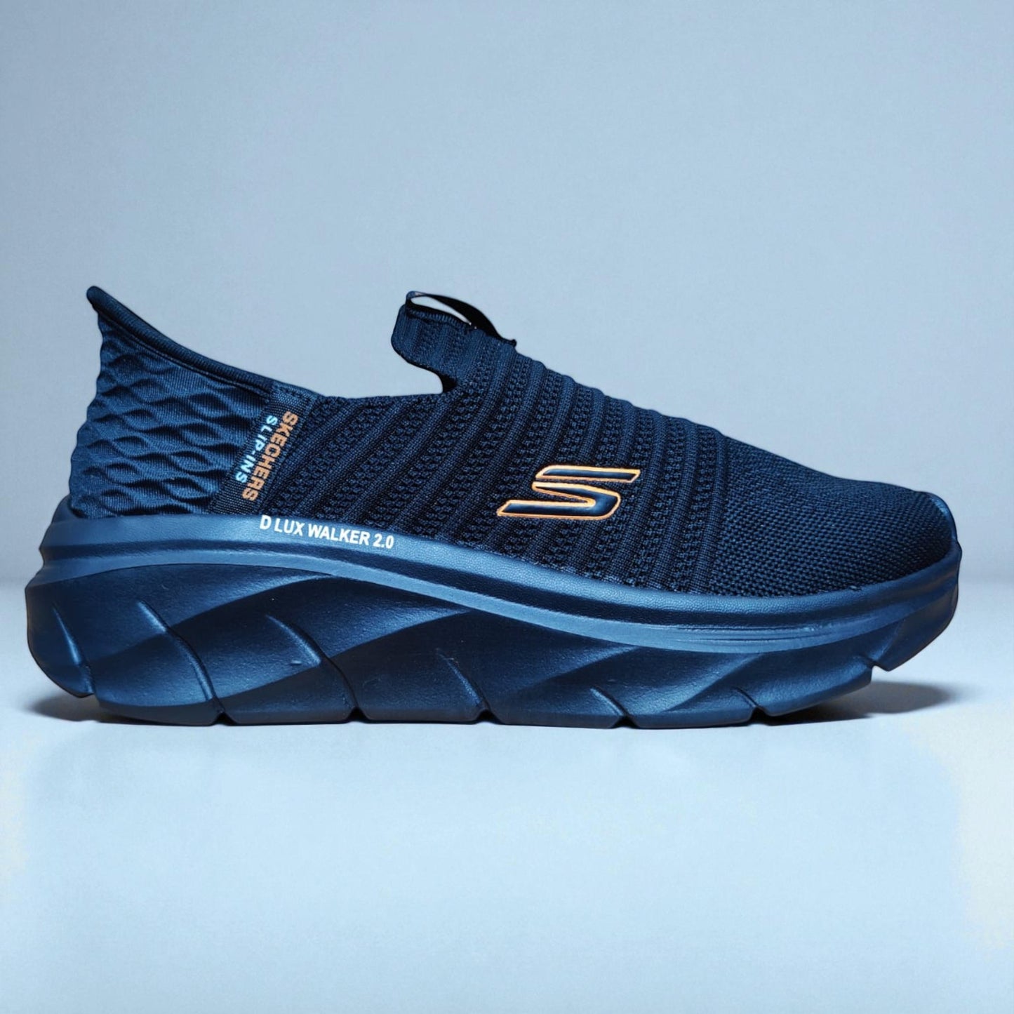 SKECHERS LUX WALKER