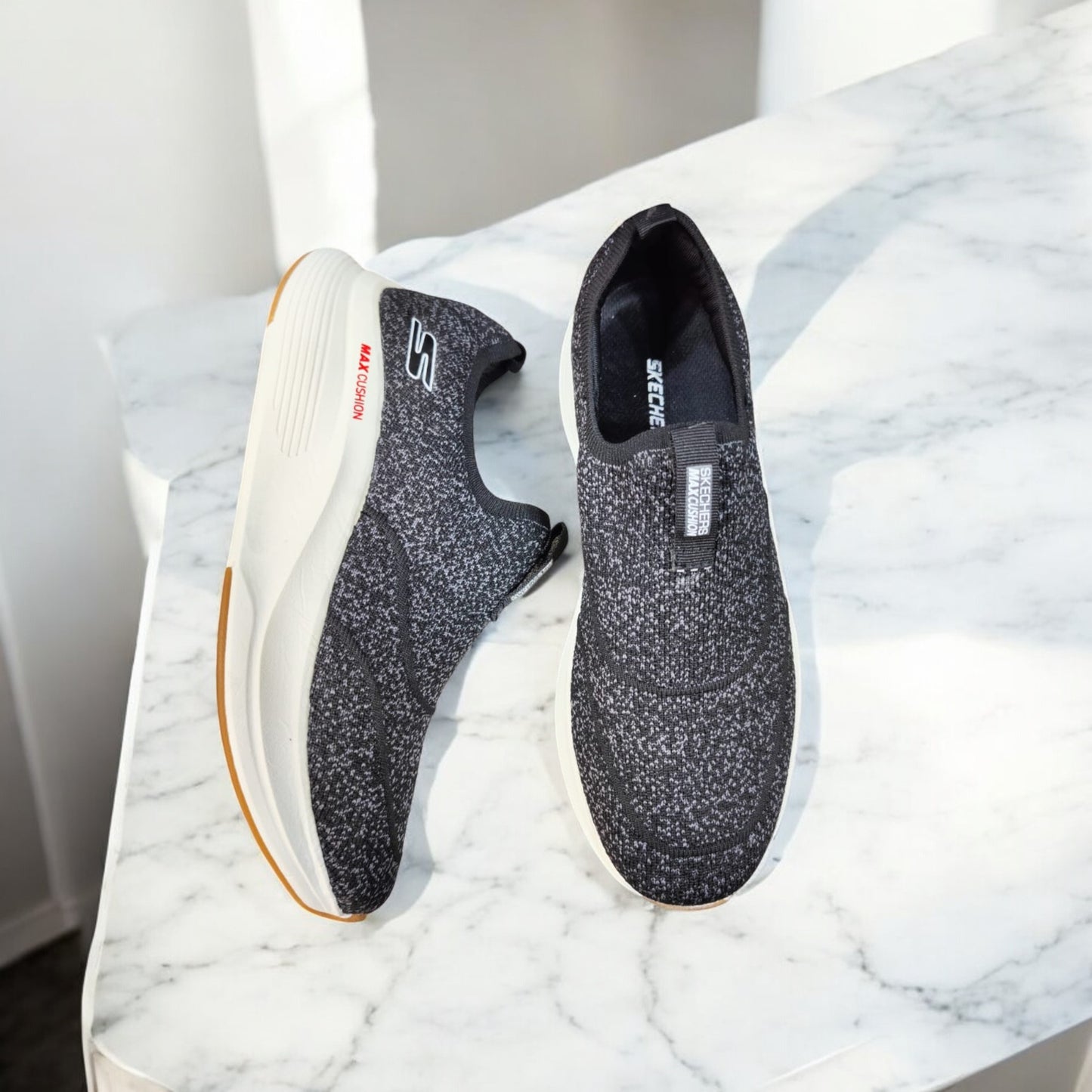 SKECHERS MAX CUSHION