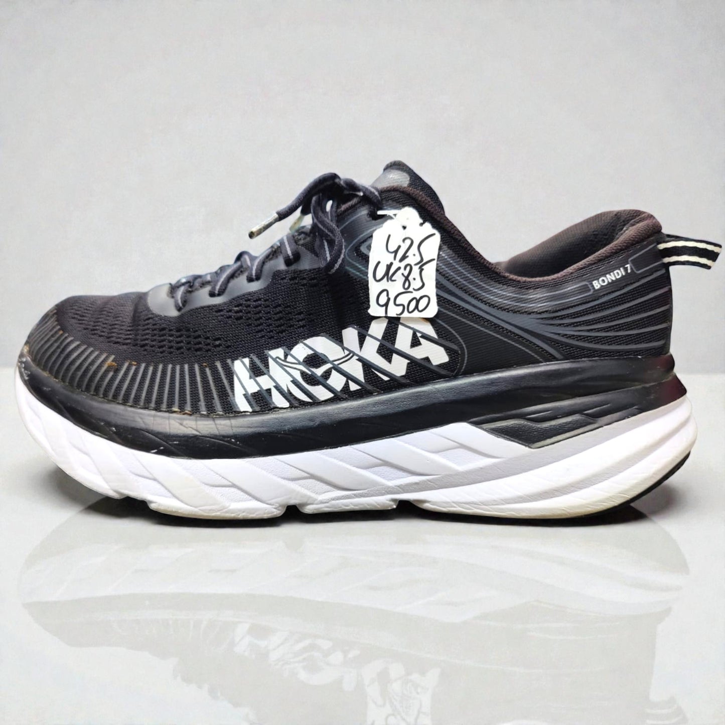 HOKA ONE ONE BONDI 7 (Size 42.5/UK 8.5)