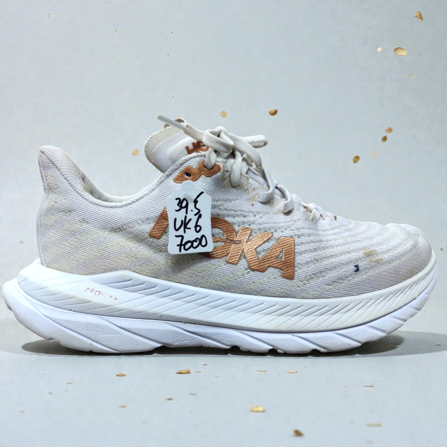 HOKA ONE ONE MACH 5 (Size 39.5/UK 6)