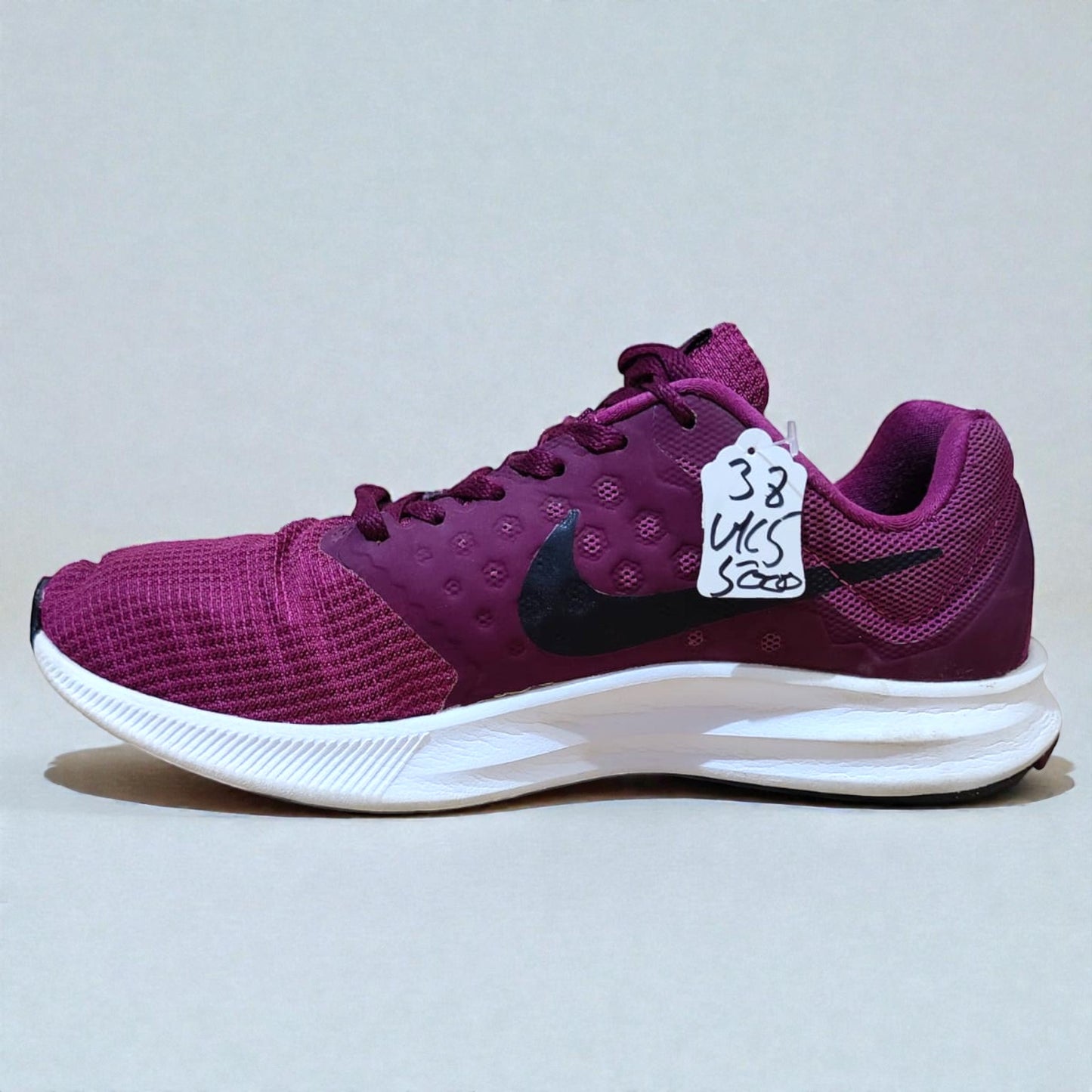 NIKE SHOES (Size 38/UK 5)