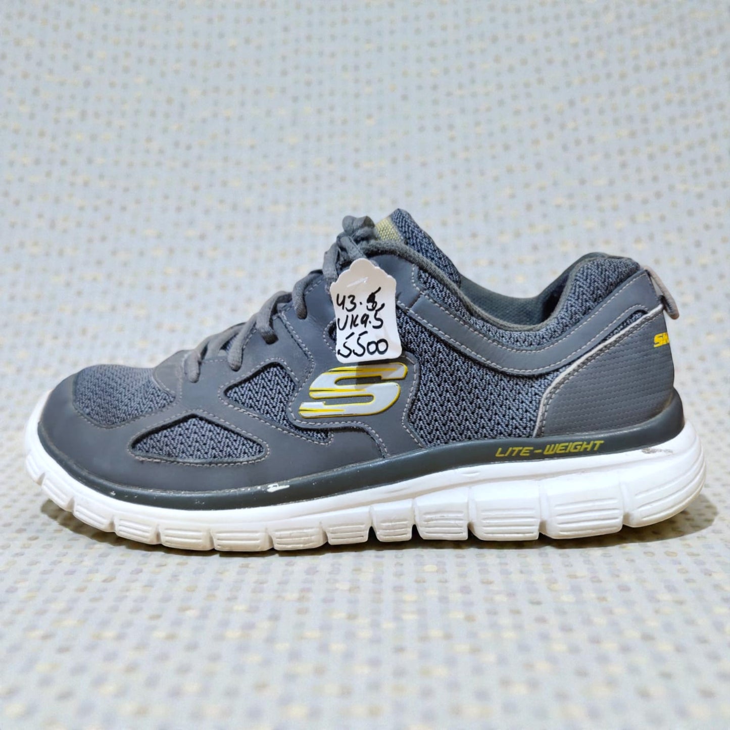 SKECHERS BURNS AGOURA (Size 43.5/UK 9.5)