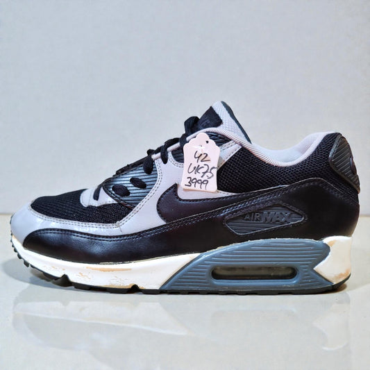 Nike Air Max 90 Essential (Size 42/UK 7.5)