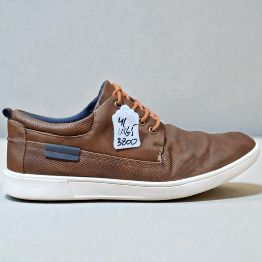 Kurt Textured Lace-Up (Euro 41/UK 6.5)