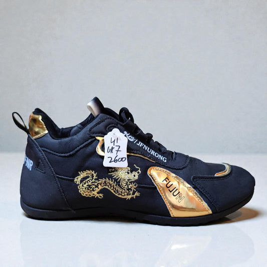 Black Sneaker (Euro 41/UK 7)