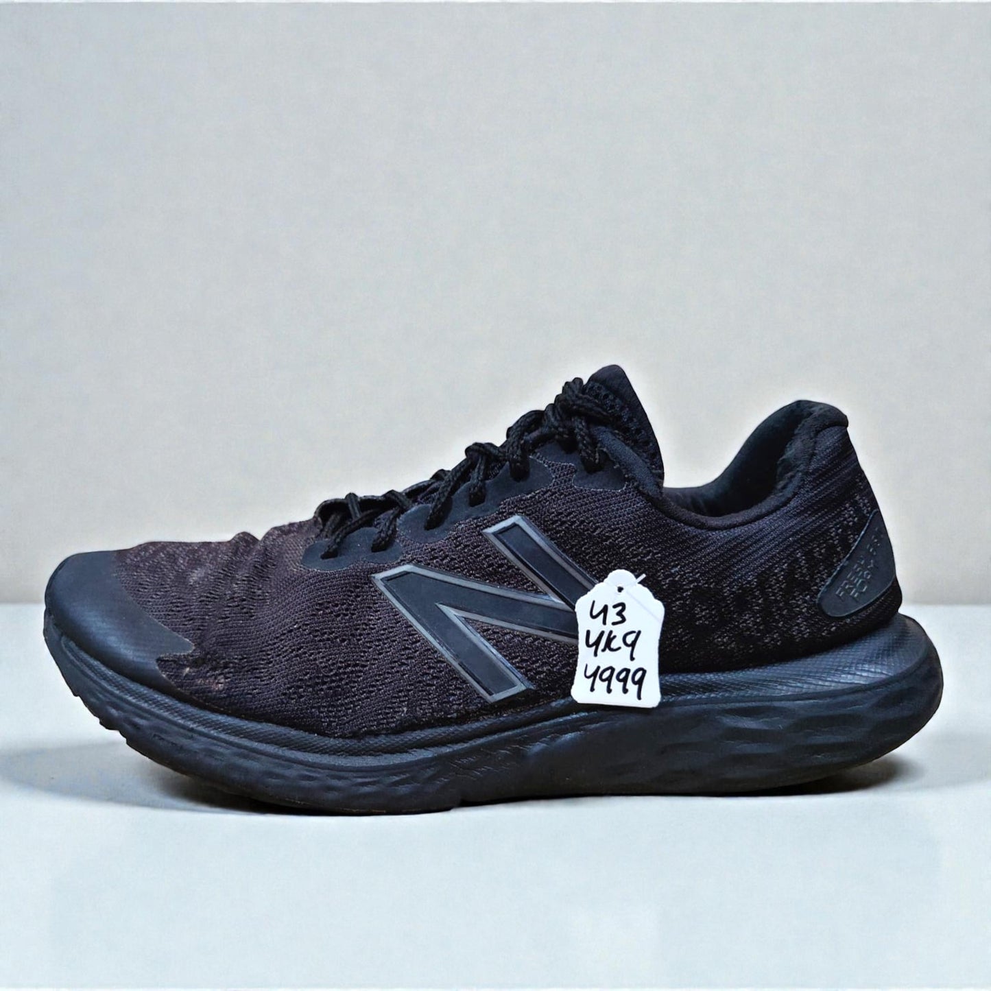 New Balance Fresh Foam 680 V7 (Euro 43/UK 9)
