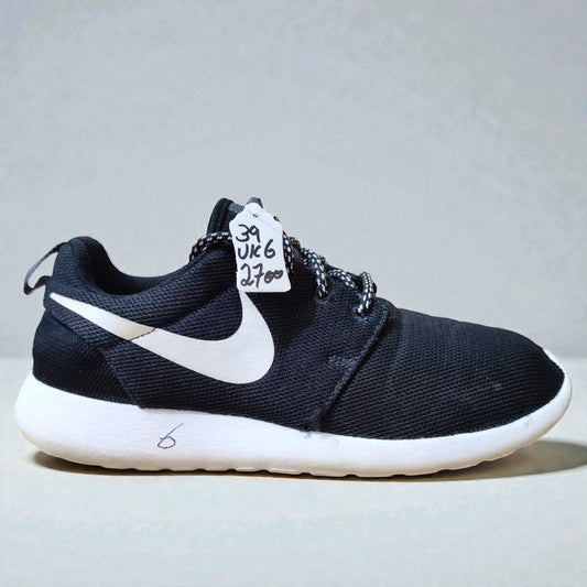 Nike Roshe One (Euro 39/UK 6)