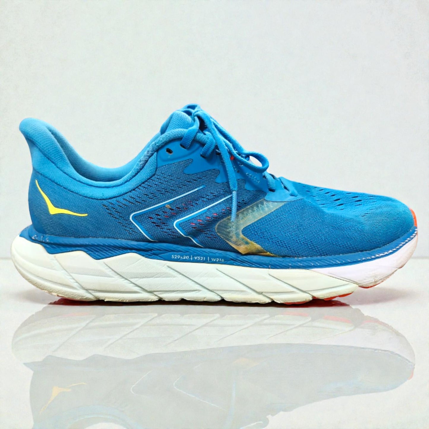 HOKA ONE ONE 8B (Size 42.5/UK 8.5)