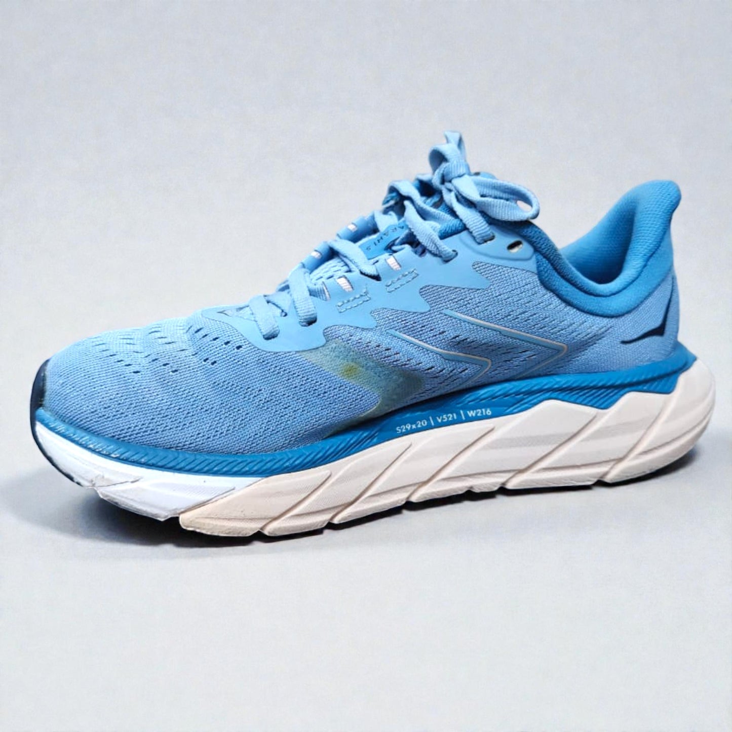HOKA ONE ONE ARAHI 5 (Size 38.5/UK 5.5)